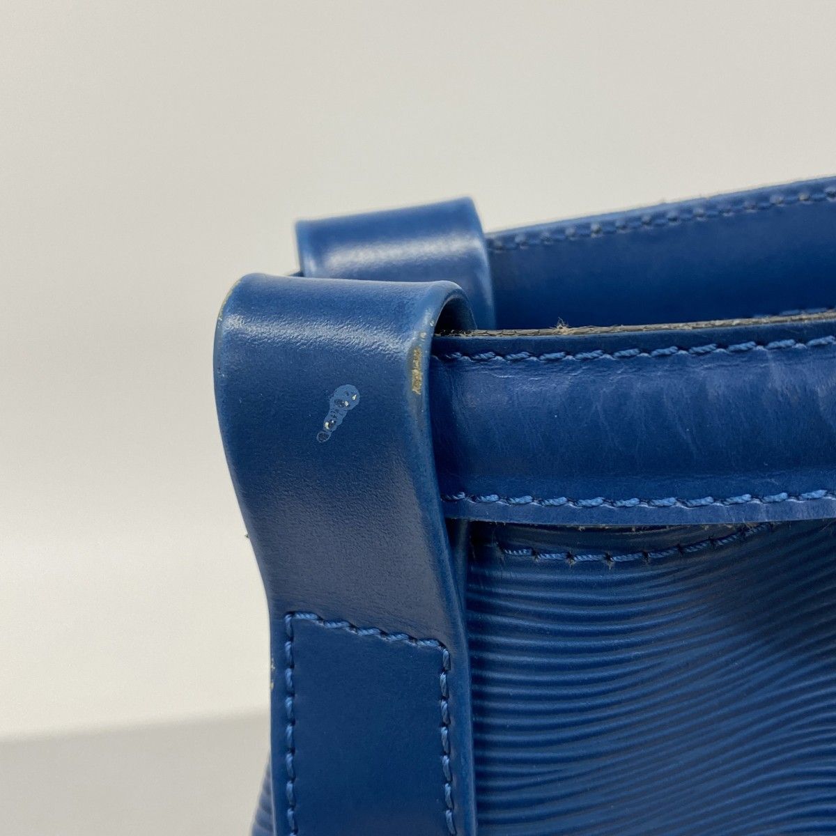 Louis Vuitton Shoulder Bag Epi Randonnee PM Toledo Blue — view 8