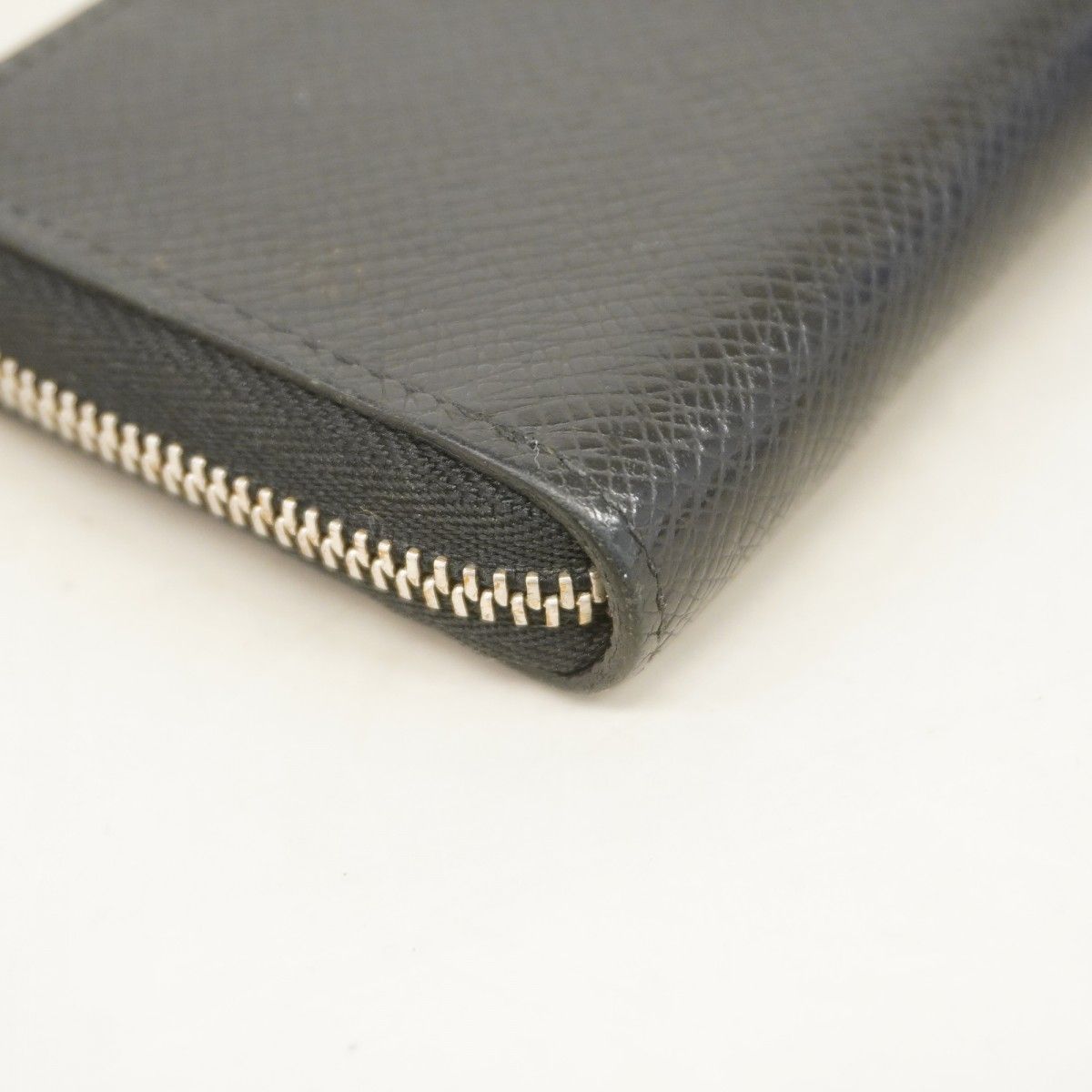 Louis Vuitton Coin Case Taiga Zippy Purse Ardoise — view 5