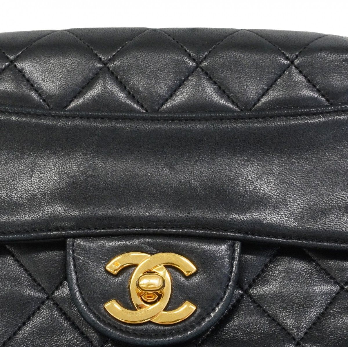Chanel Shoulder Bag Quilted Lambskin Black Gold — view 9