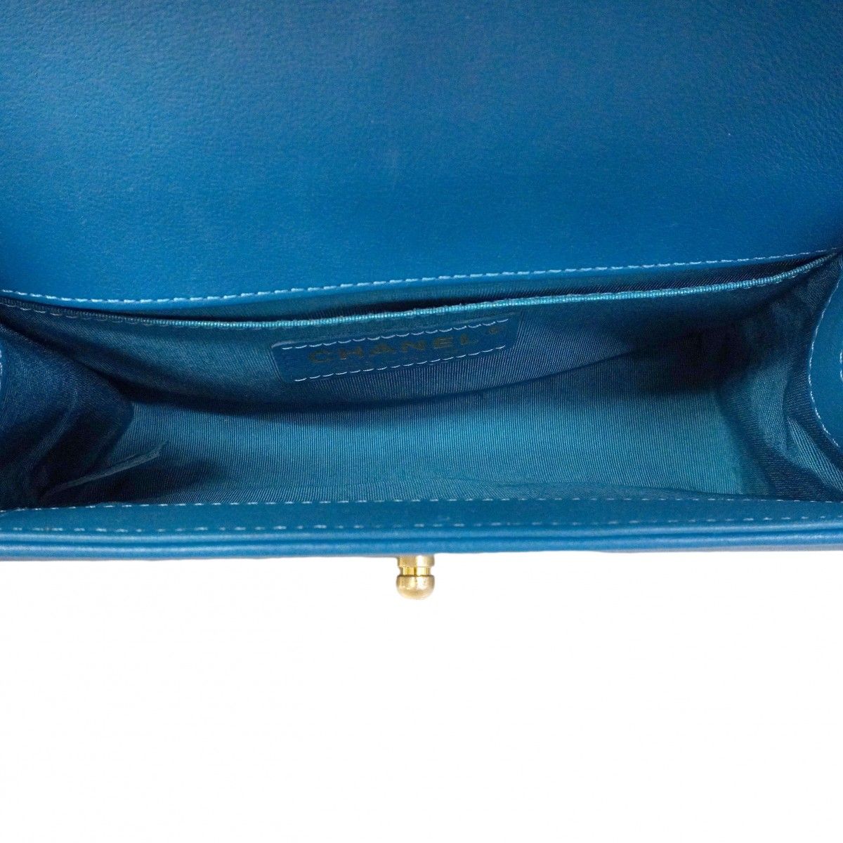 Chanel Shoulder Bag Body Stitch Lambskin Blue Chien Pants Gold — view 4