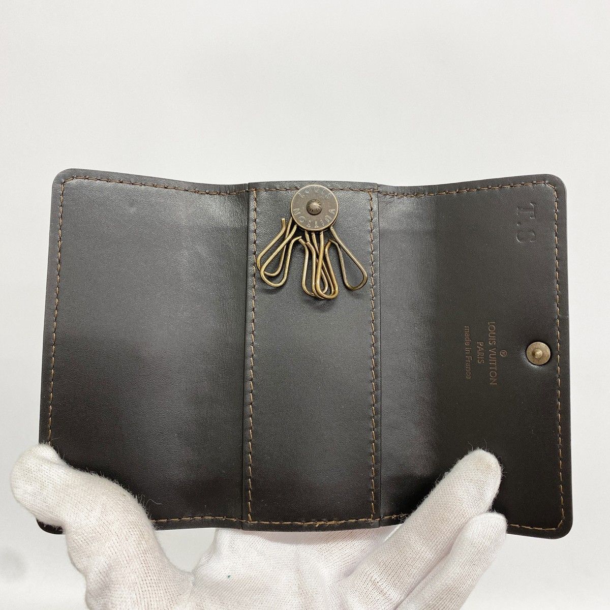 Louis Vuitton Key Case Utah Multicles 6 Cafe Key Holder — view 3
