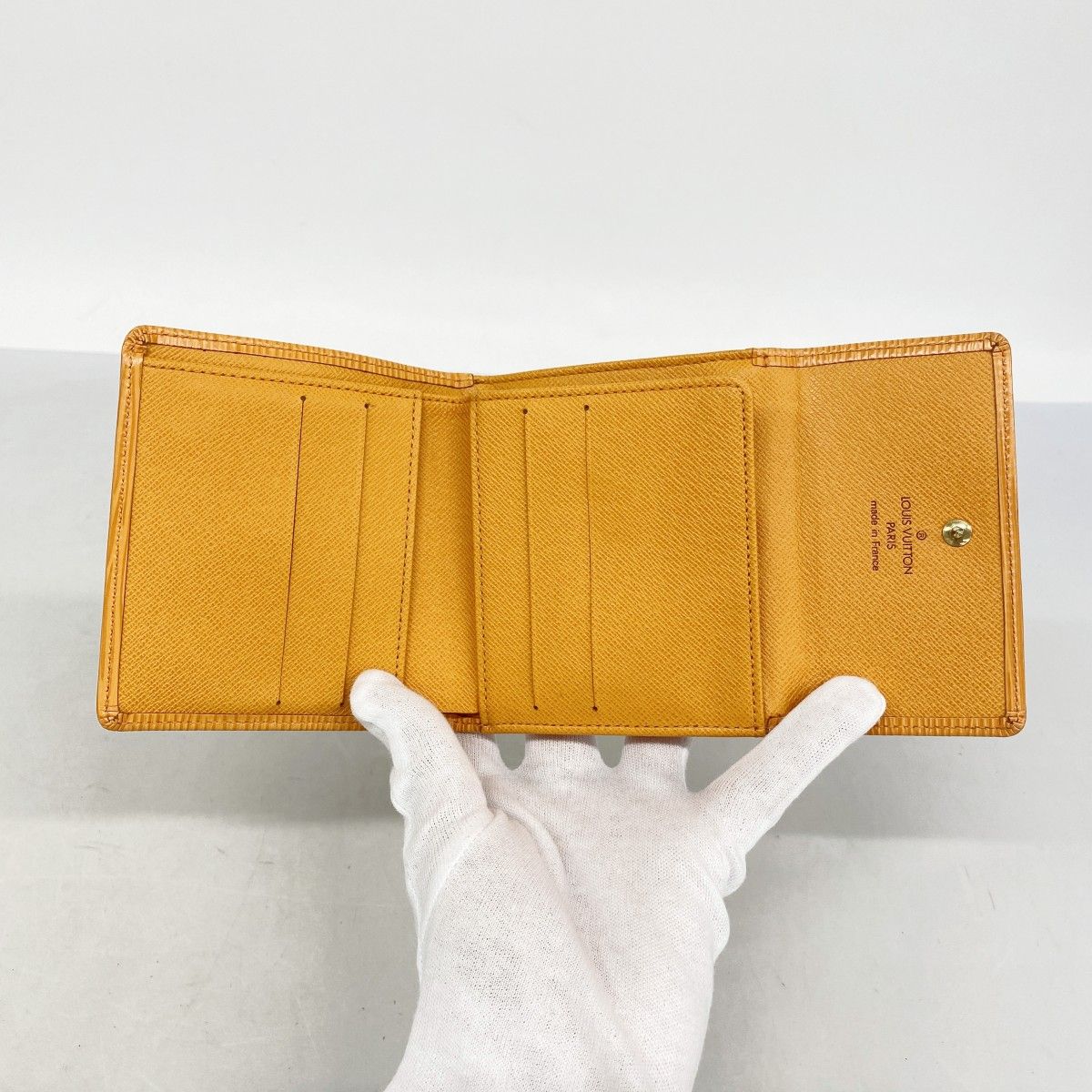 Louis Vuitton Trifold Wallet Epi Porte-Monnaie Billets Cult Cles Mandarin — view 3