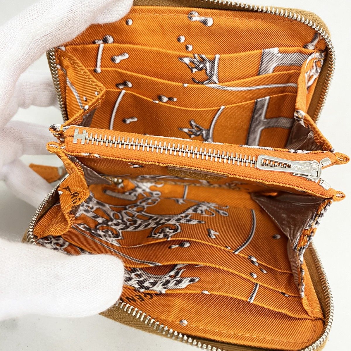 Hermes Coin Case Azap Silk Compact Veau Gold Silver — view 3