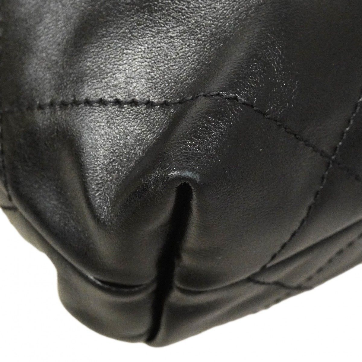 Chanel Handbag 22 Calf Black Gold 2-Way — view 7