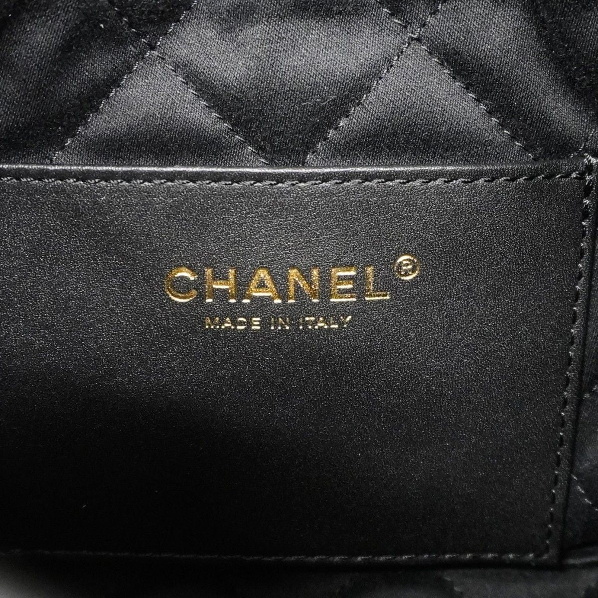 Chanel Handbag 22 Calf Black Gold 2-Way — view 5