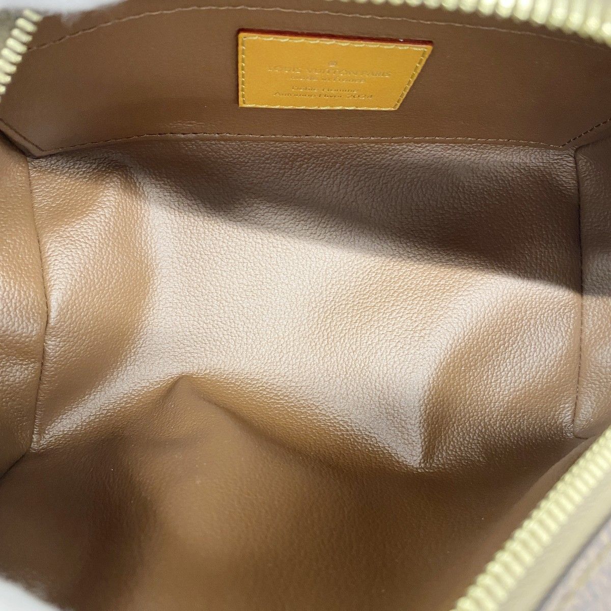 Louis Vuitton Clutch Monogram Rocker Dopp Kit Brown — view 4