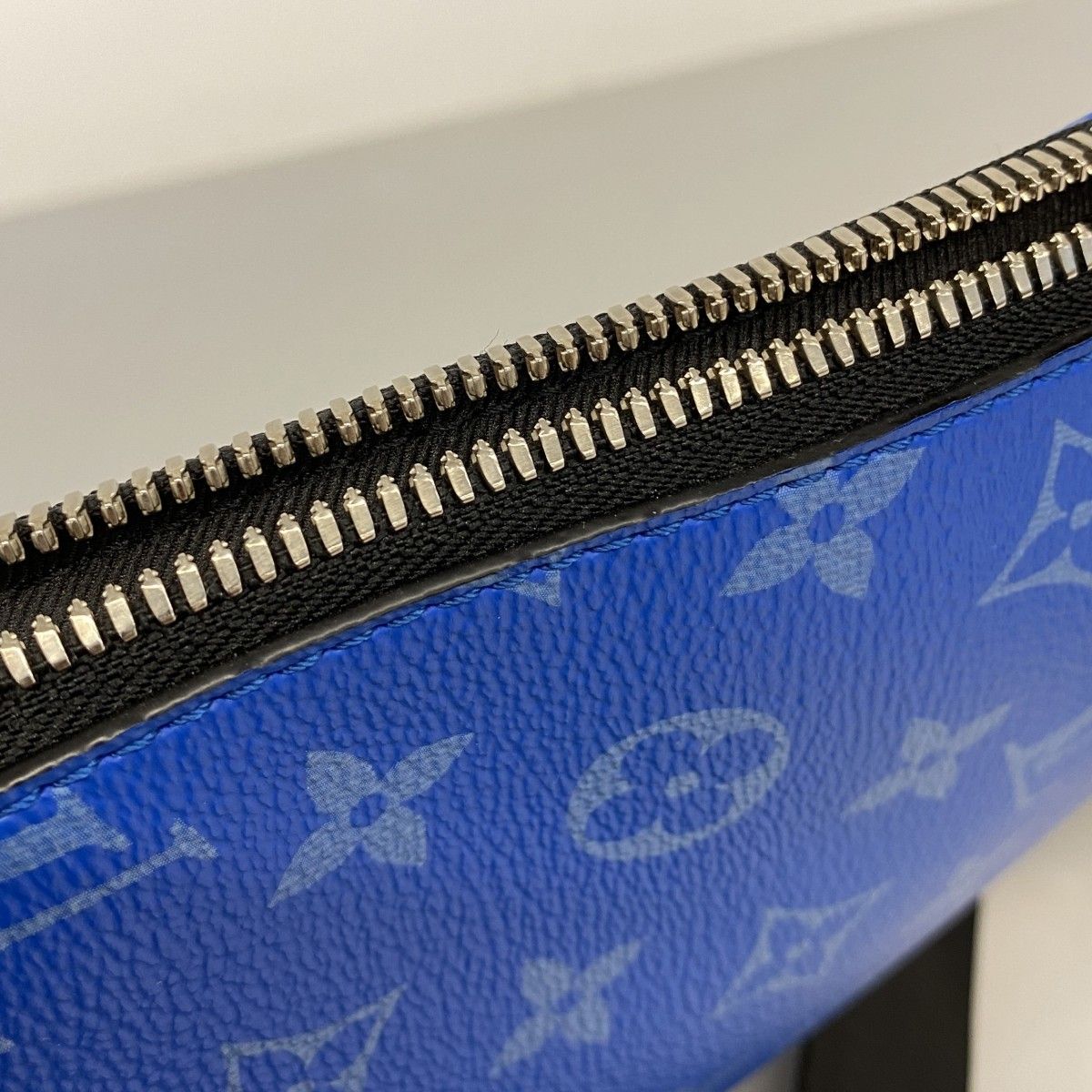 Louis Vuitton Belt Bag Taigarama Duo Blue — view 7