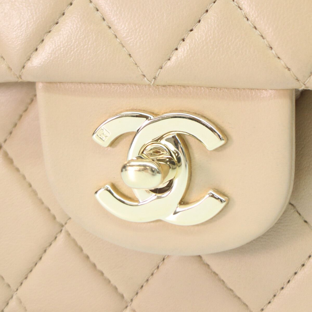 Chanel Beige Lamb Gold Quilted 25 Shoulder — view 6