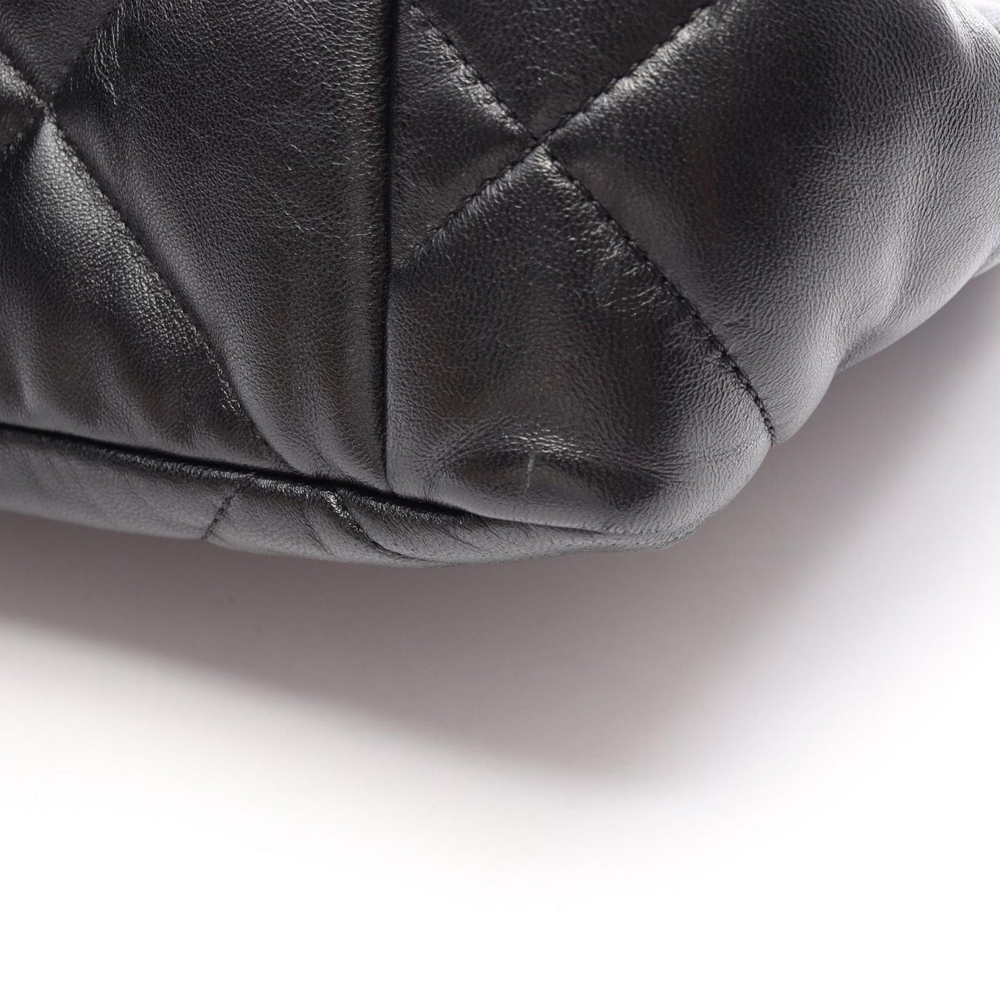 Chanel Shoulder Bag 19 Black Lambskin 19 Quilted Chain — view 7