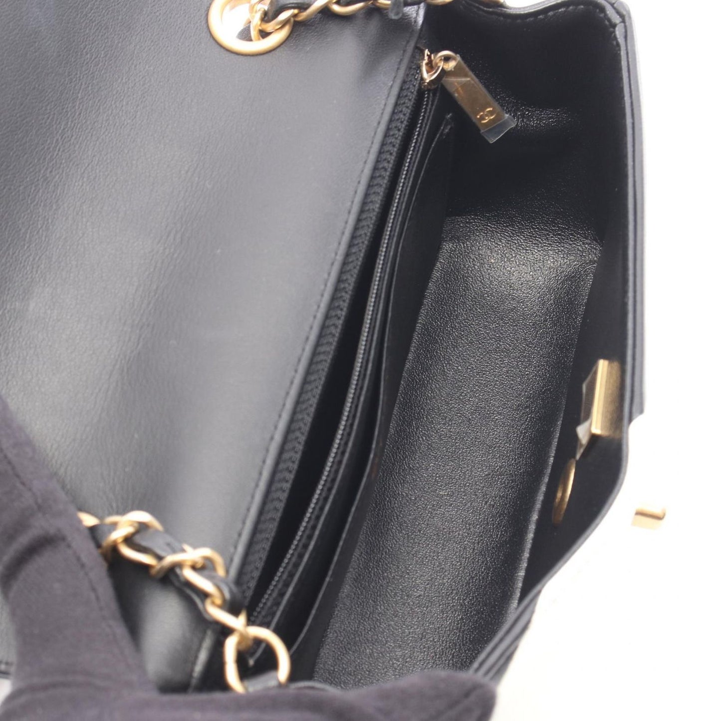 Chanel Shoulder Bag Black White Lambskin Chain — view 3