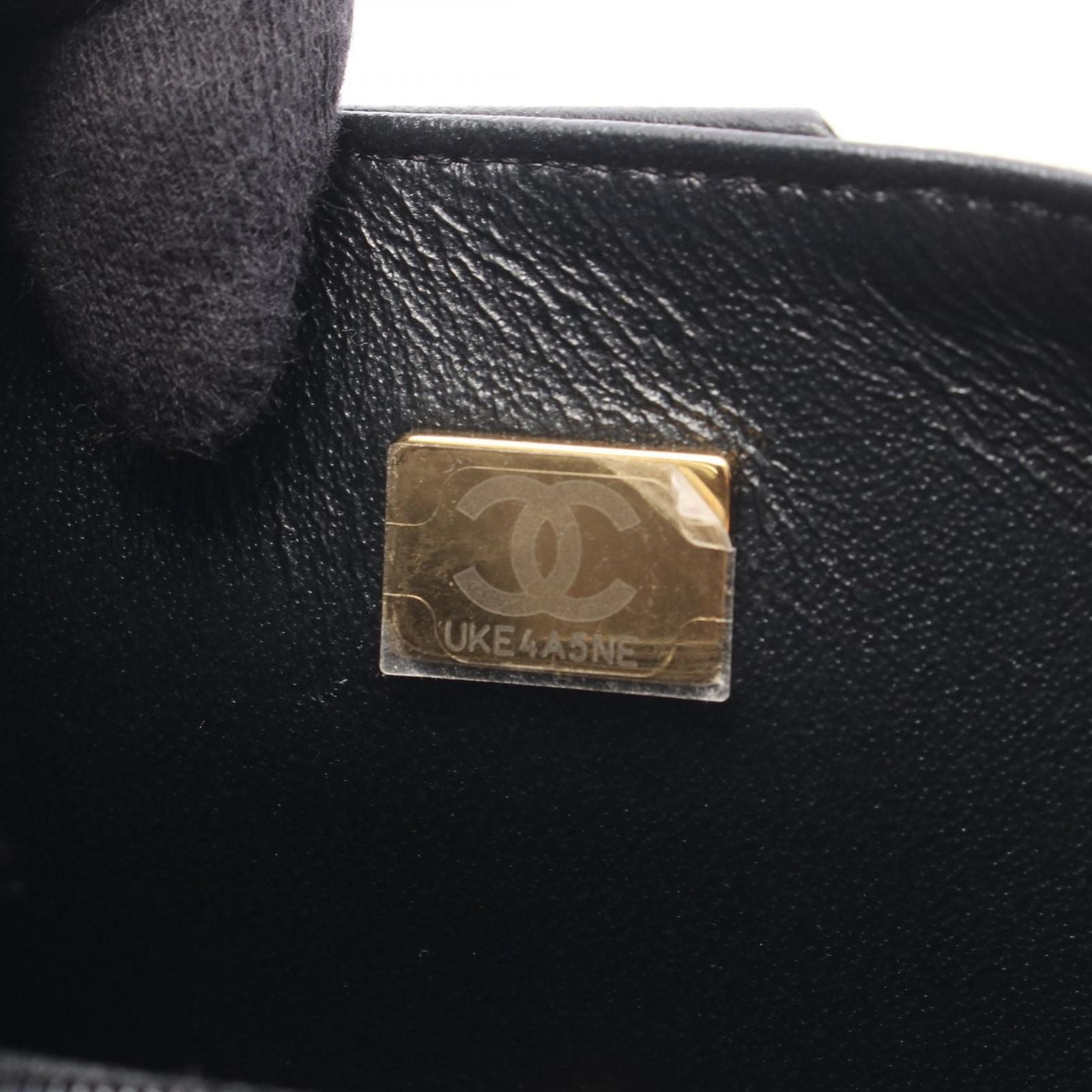 Chanel Shoulder Bag Black White Lambskin Chain — view 5