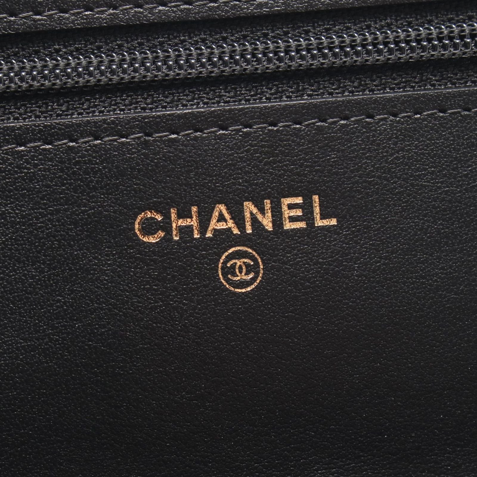 Chanel Shoulder Bag 2.55 Black Leather Quilted Chain Wallet — view 4