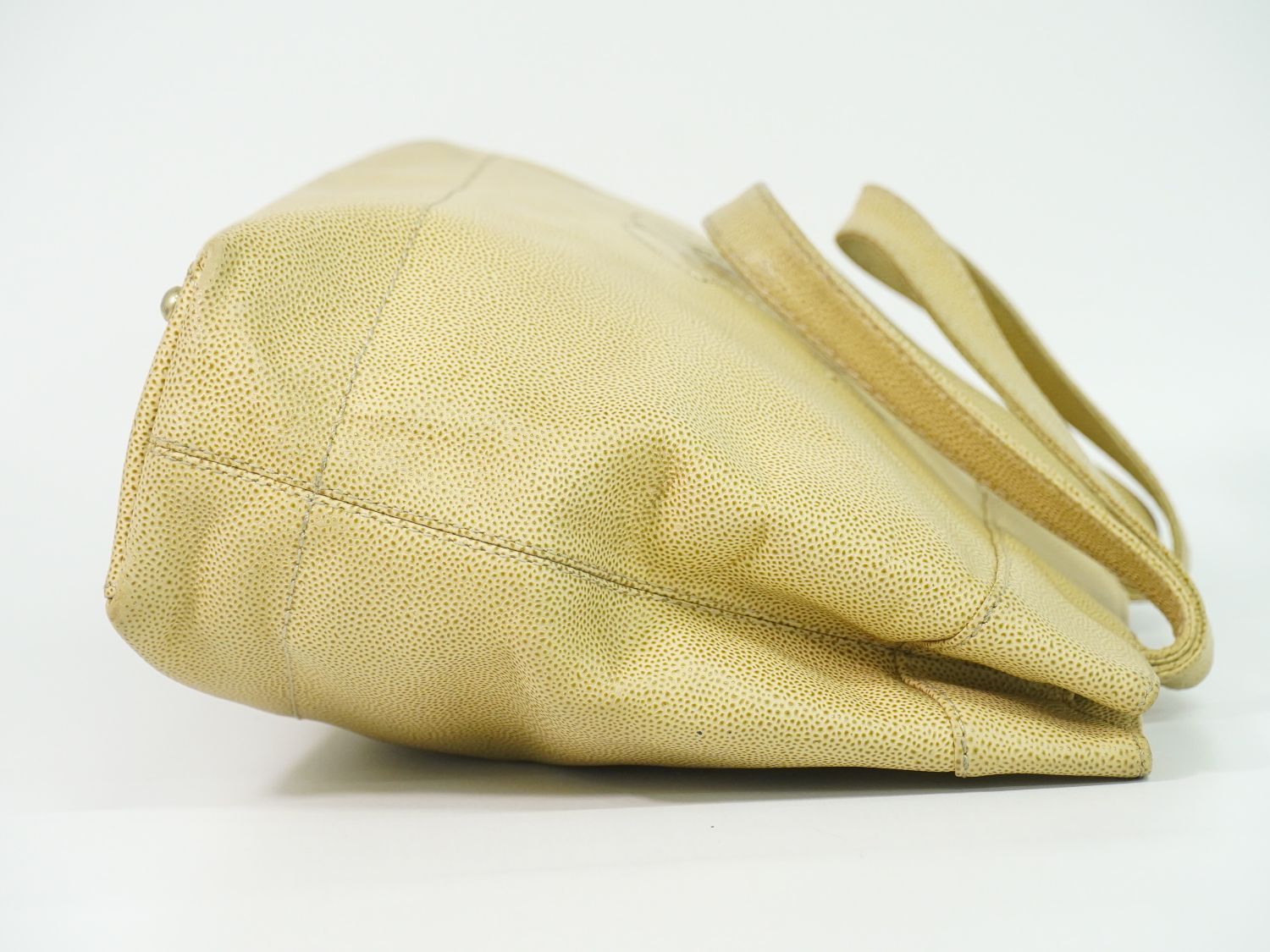 Chanel CC Logo Tote Caviar Leather Beige — view 4