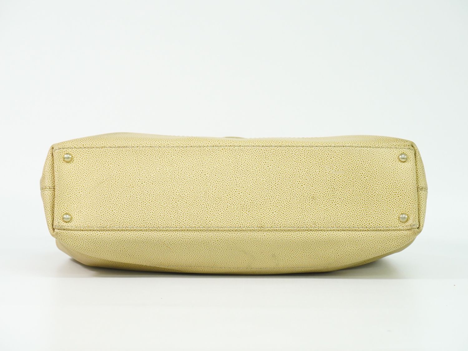 Chanel CC Logo Tote Caviar Leather Beige — view 3