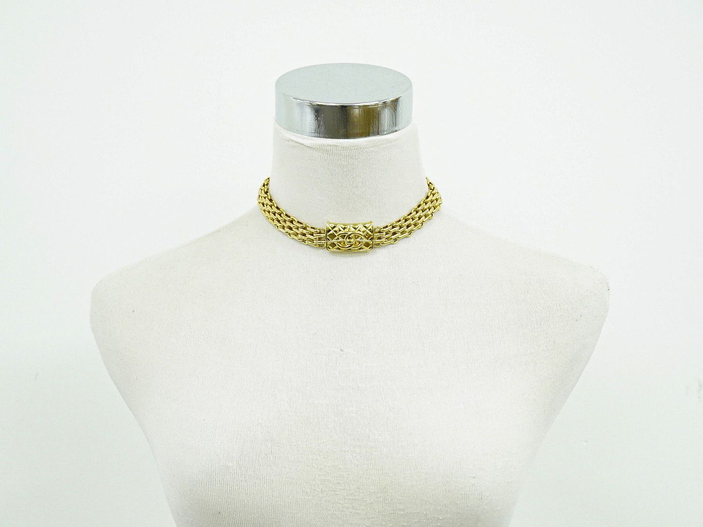 Chanel CC Logo Choker Necklace Gold Plated — view 8