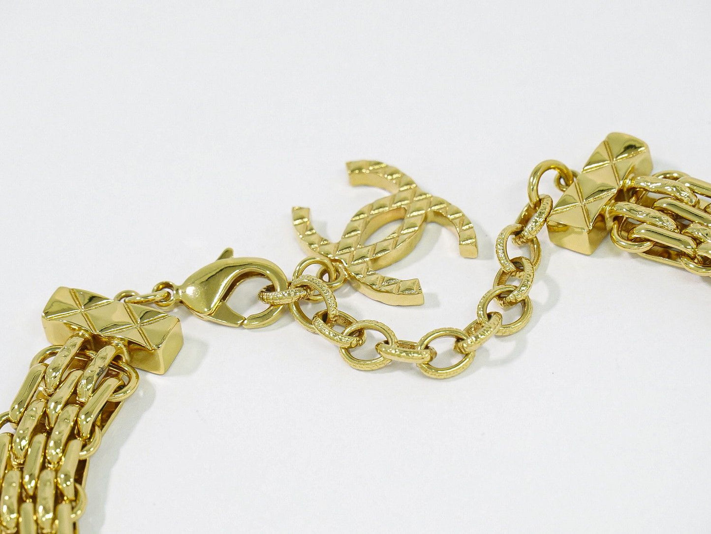 Chanel CC Logo Choker Necklace Gold Plated — view 2