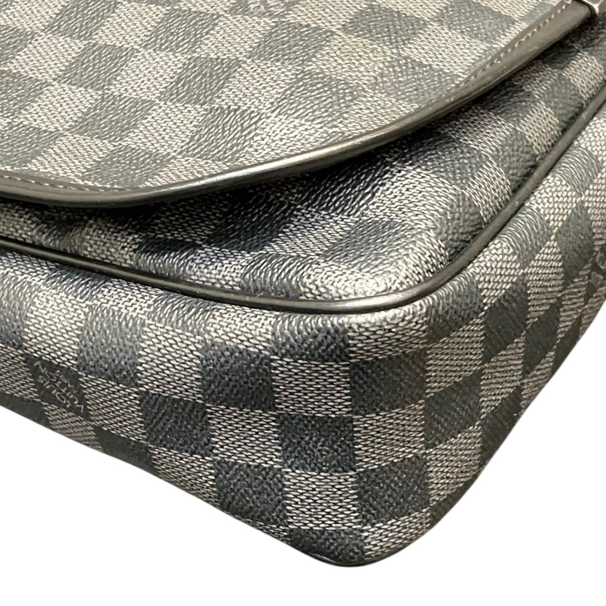 Louis Vuitton Daniel MM Damier Graphite Shoulder Bag Canvas — view 6