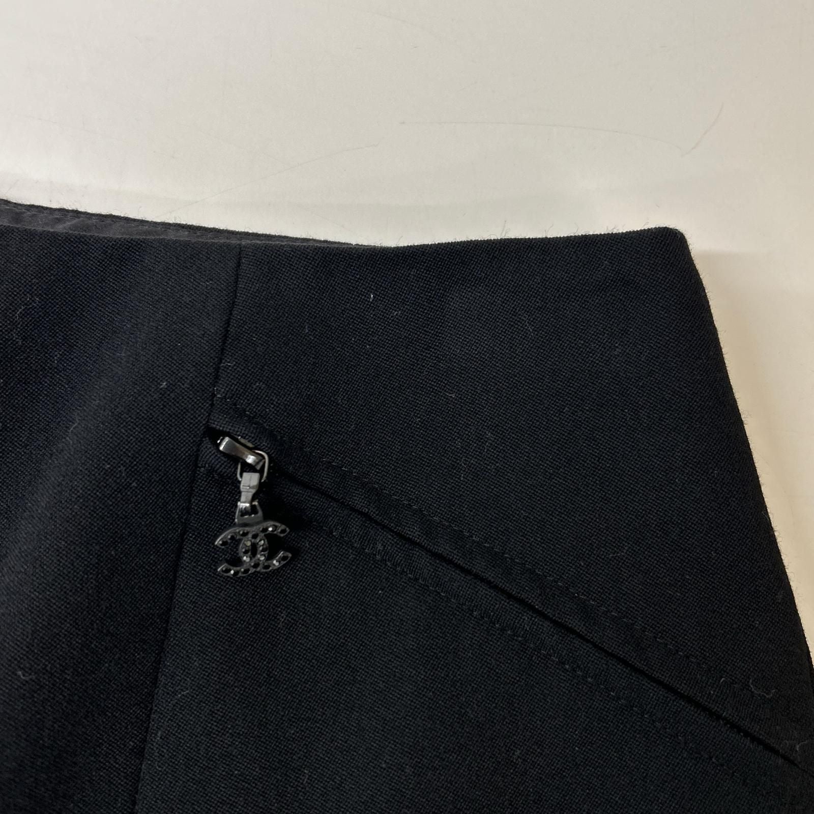 Chanel Black Wool CC Logo Zipper Midi Skirt 38 — view 7