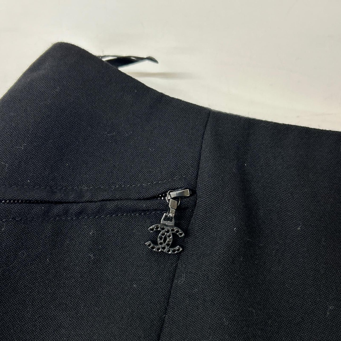 Chanel Black Wool CC Logo Zipper Midi Skirt 38 — view 8