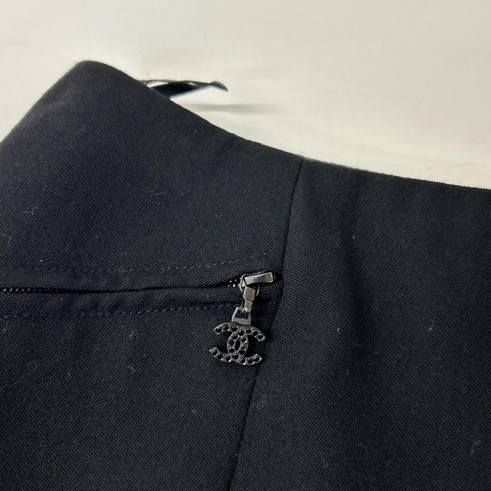 Chanel Black Wool CC Logo Zipper Midi Skirt 38 — view 8