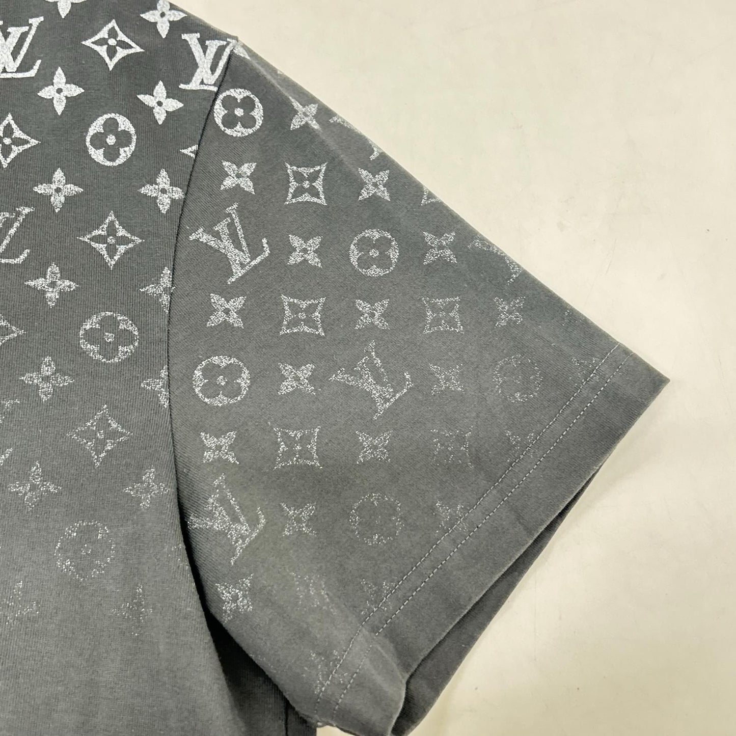 Louis Vuitton Monogram Gradient Short Sleeve T-Shirt — view 8