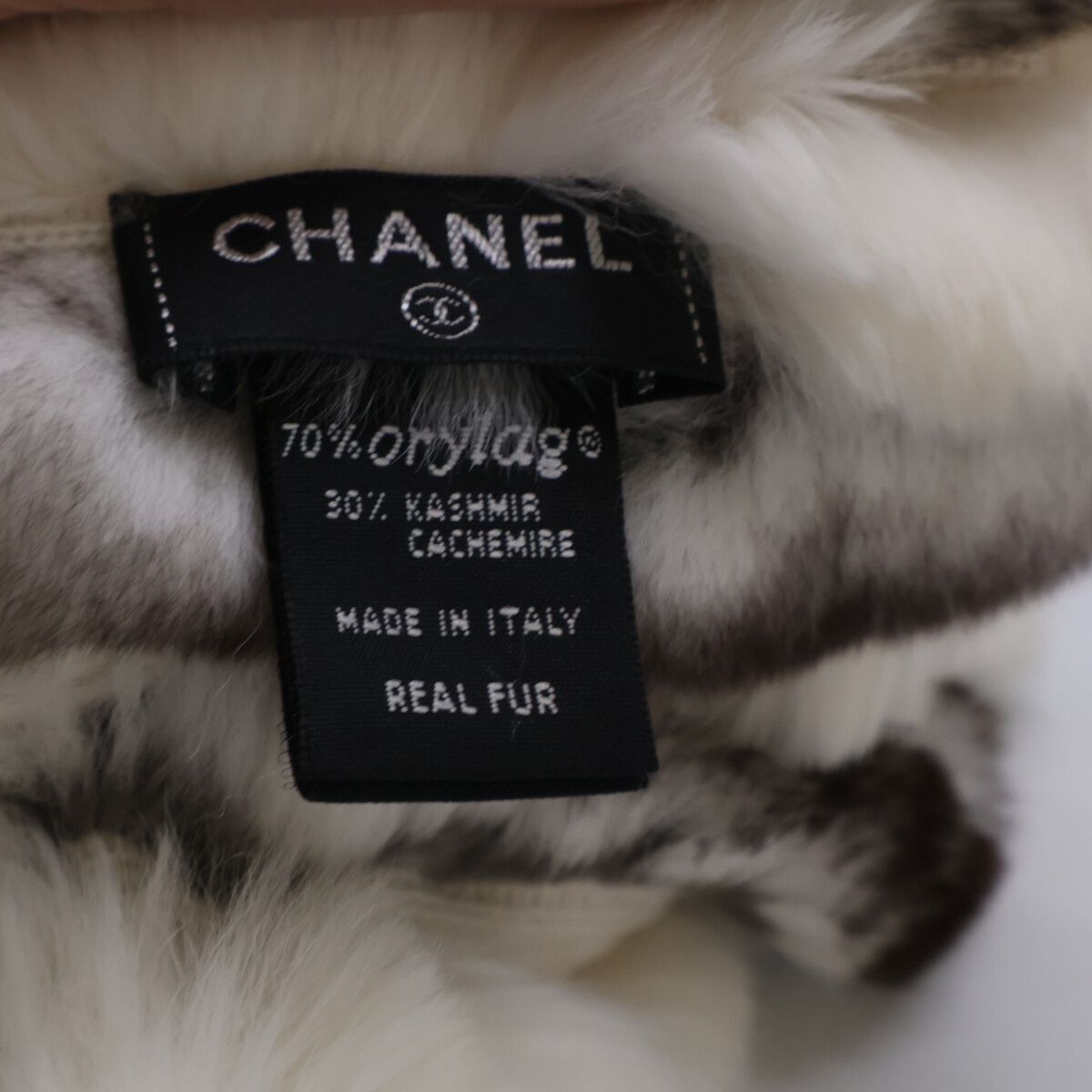 Chanel Lapin Ori Rug Cashmere Scarf — view 6
