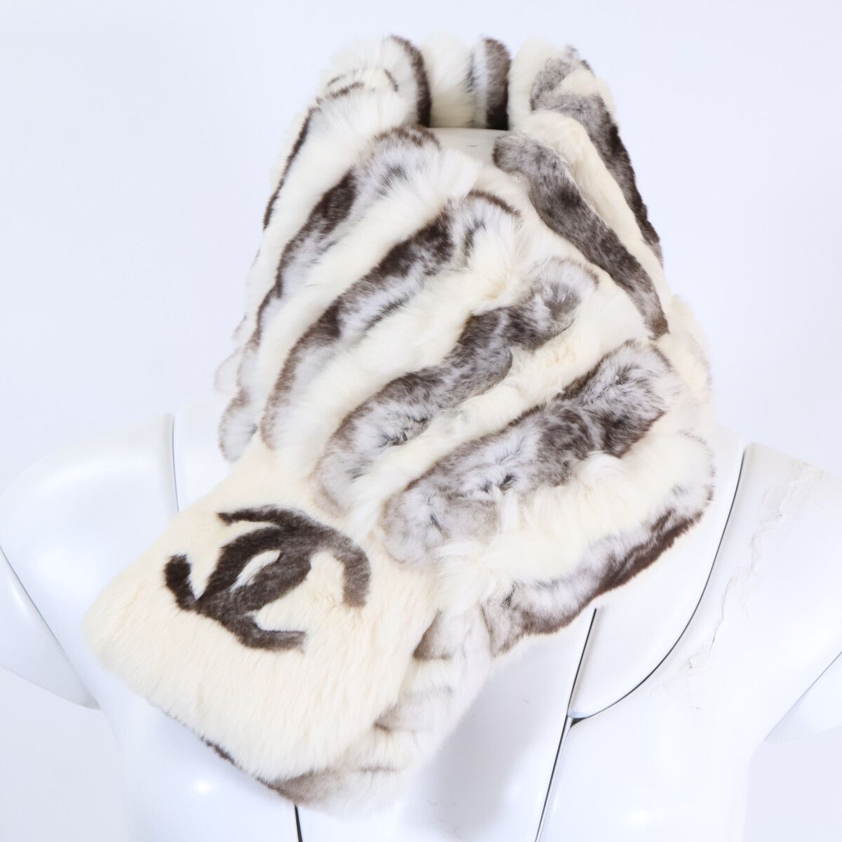 Chanel Lapin Ori Rug Cashmere Scarf