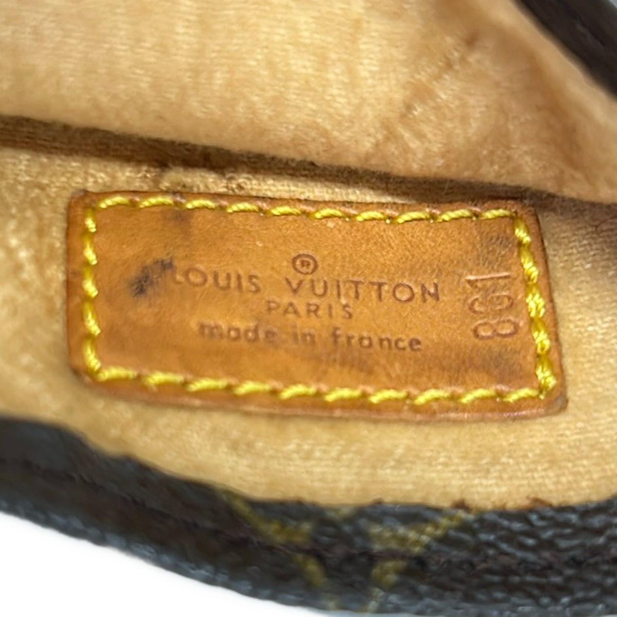 Louis Vuitton Case Monogram Club Head Cover Shoulder — view 5