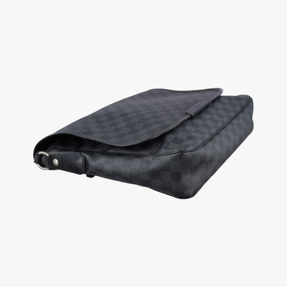 Louis Vuitton Daniel MM Noir Damier Graphite Messenger — view 5