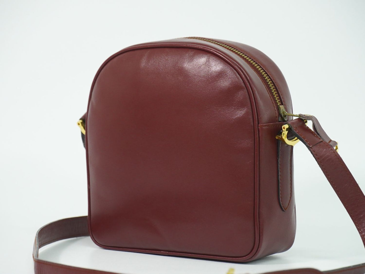 Cartier Must Line Shoulder Bag Pochette Leather Bordeaux — view 2