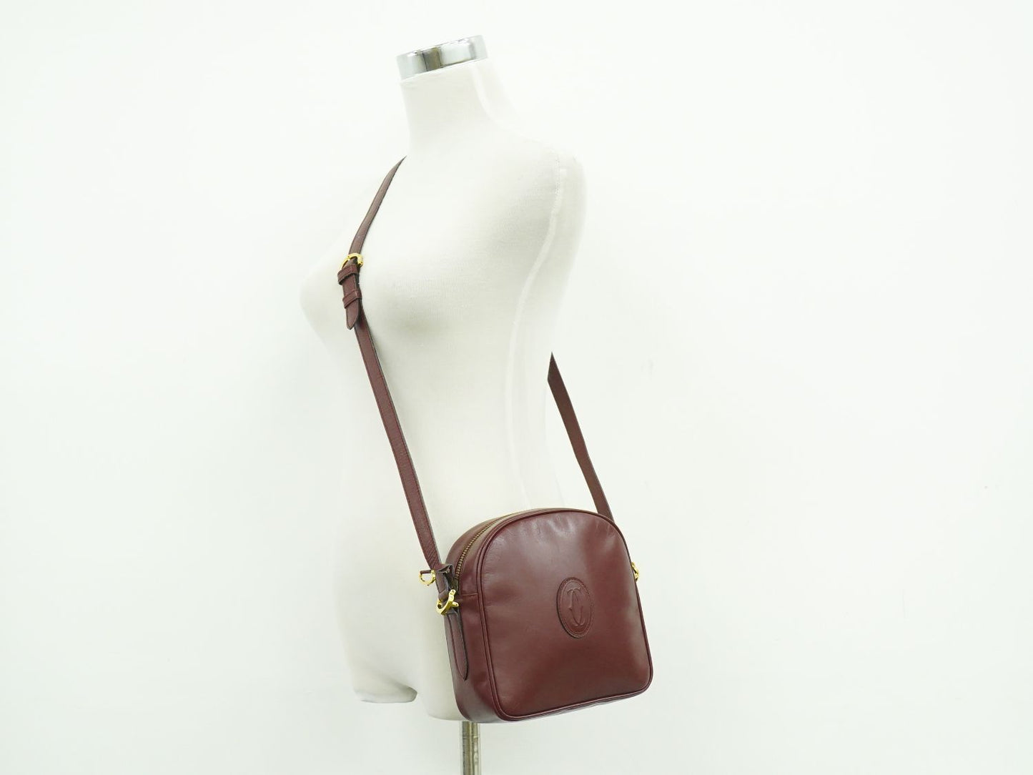 Cartier Must Line Shoulder Bag Pochette Leather Bordeaux — view 6