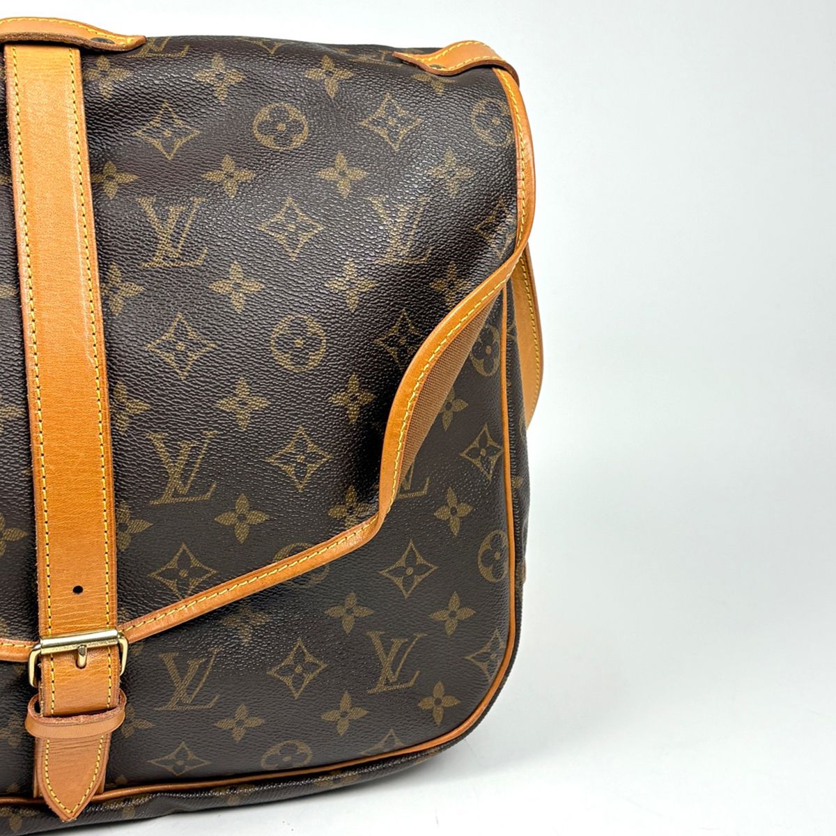 Louis Vuitton Saumur 35 Crossbody Shoulder Bag Monogram Brown — view 4