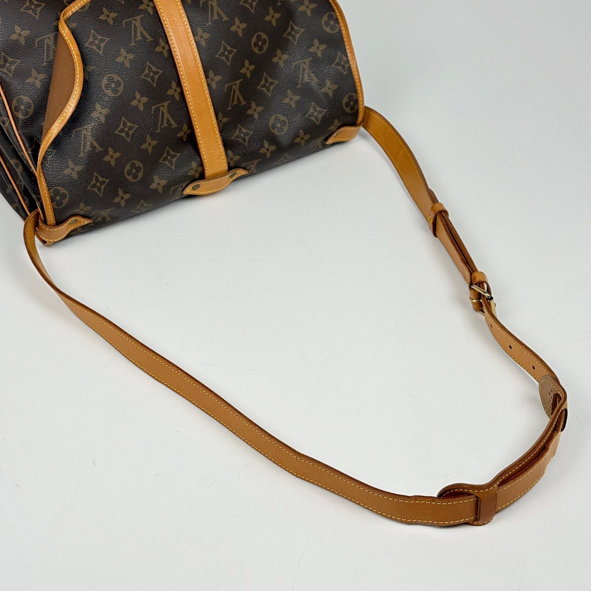 Louis Vuitton Saumur 35 Crossbody Shoulder Bag Monogram Brown — view 6