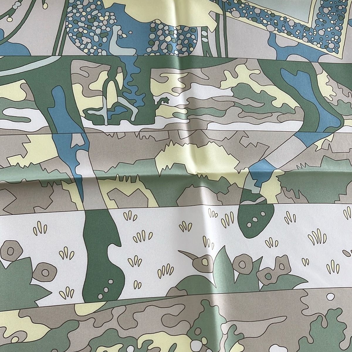 Hermes Scarf Carre 90 Beige Green Multi les Dix Cavaliers — view 4