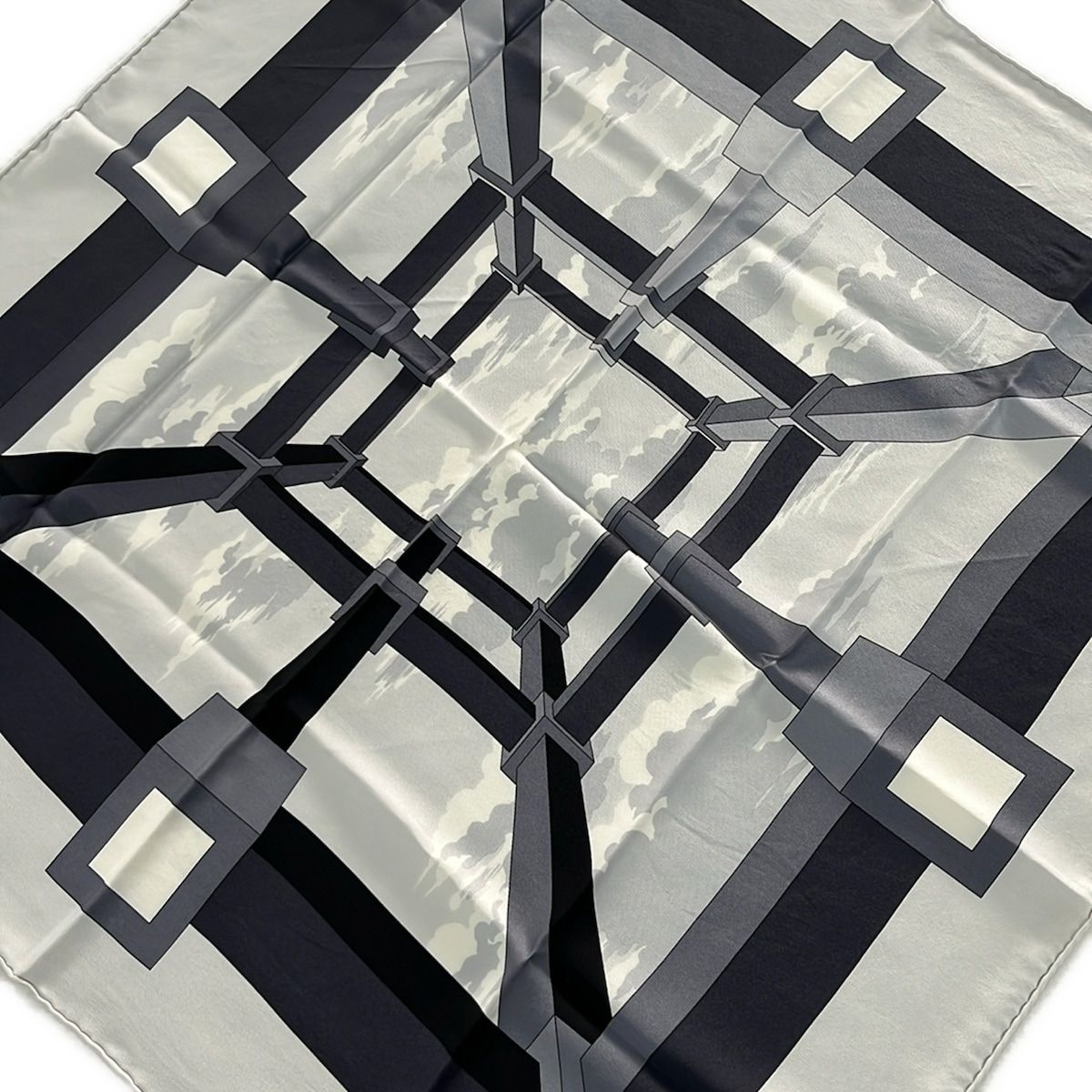 Hermes Scarf Carre 70 Light Gray Dark Amcassandre Pour