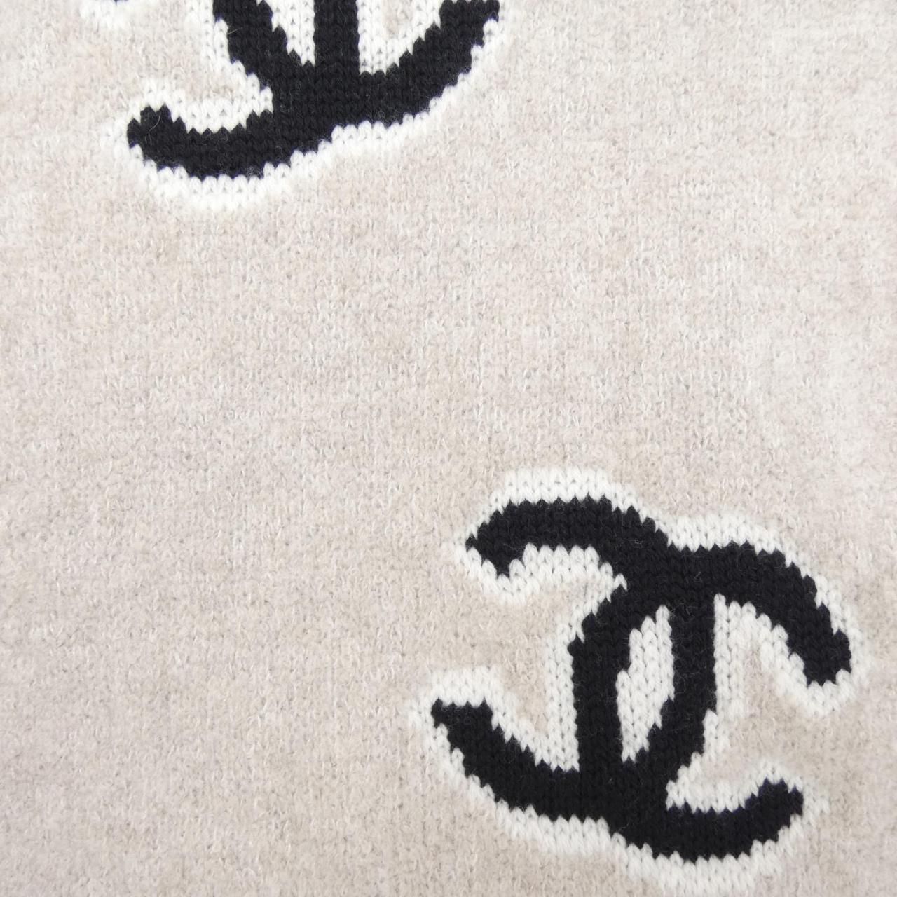 Chanel Scarf Beige — view 4