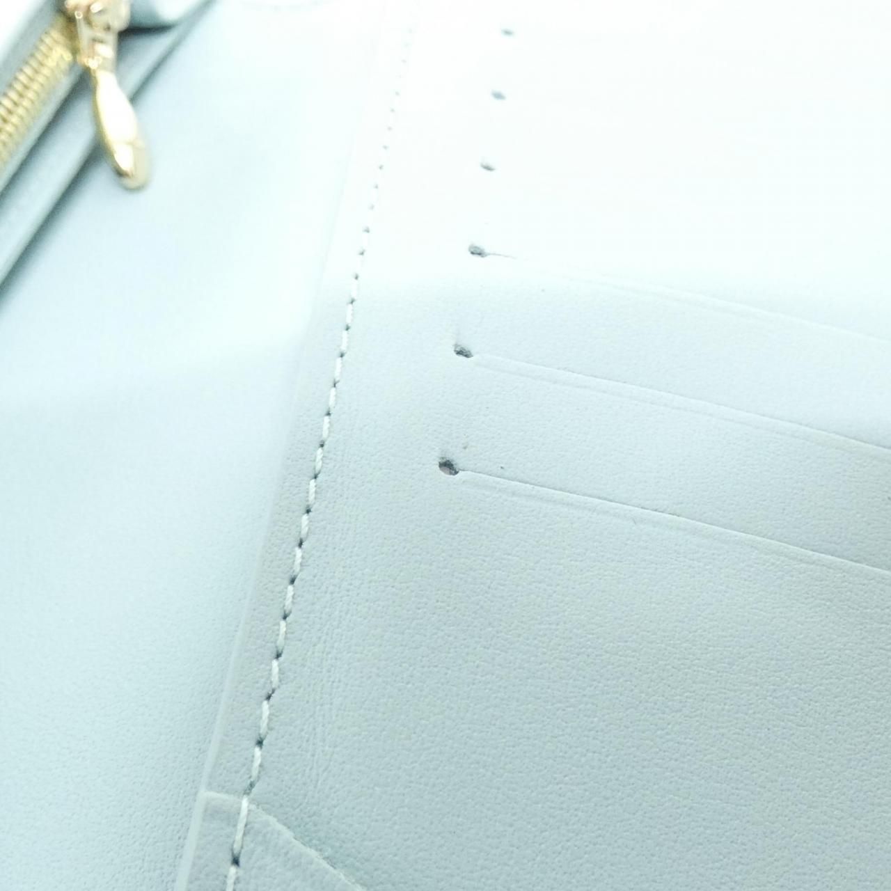 Louis Vuitton LV Vertical Wallet — view 7