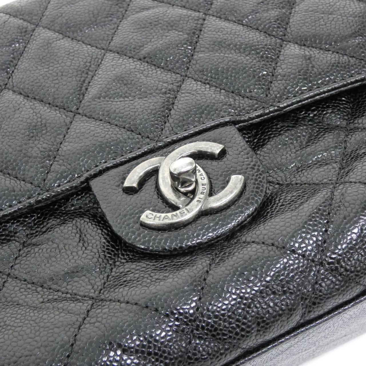 Chanel Shoulder Bag Black — view 4