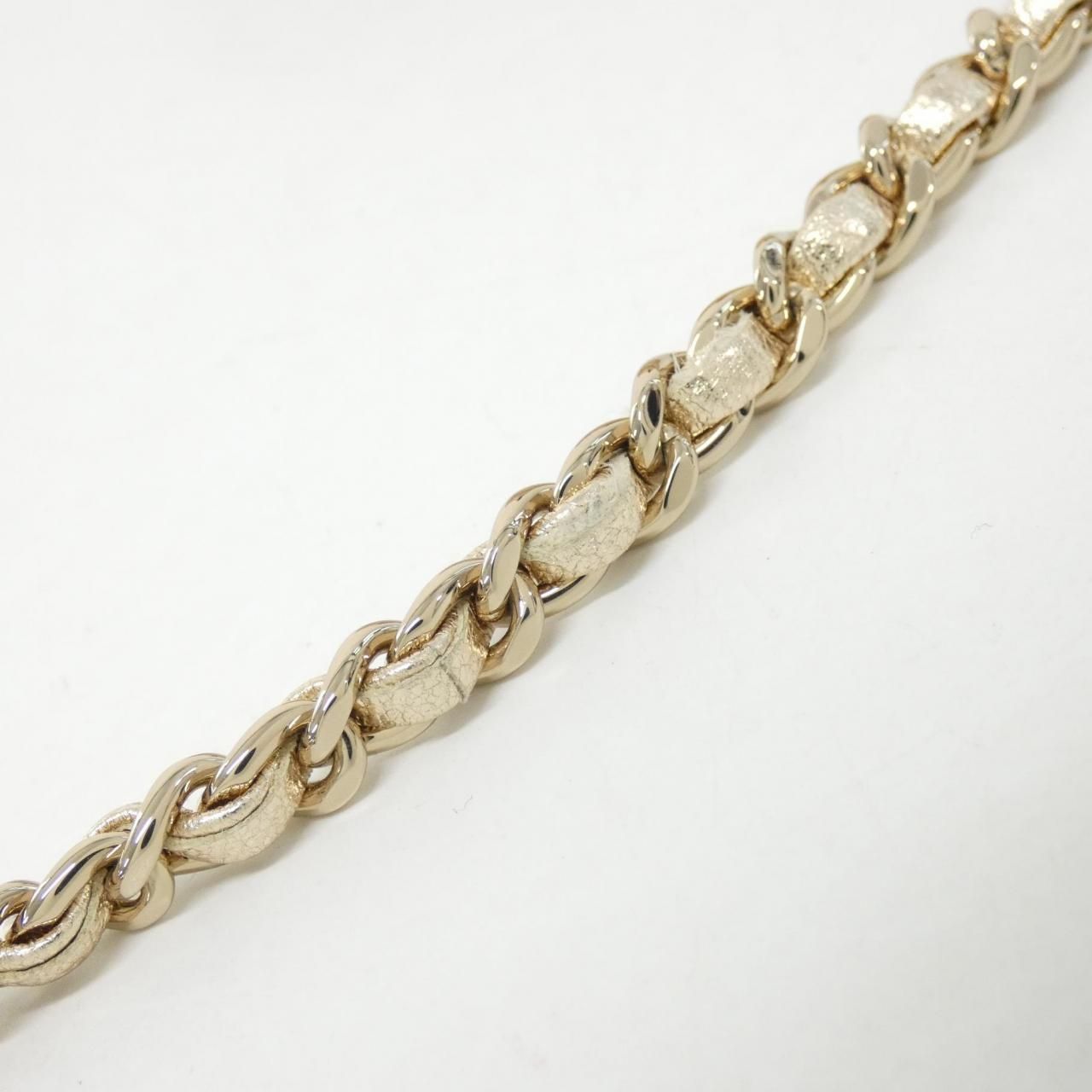 Chanel Shoulder Bag Gold — view 5