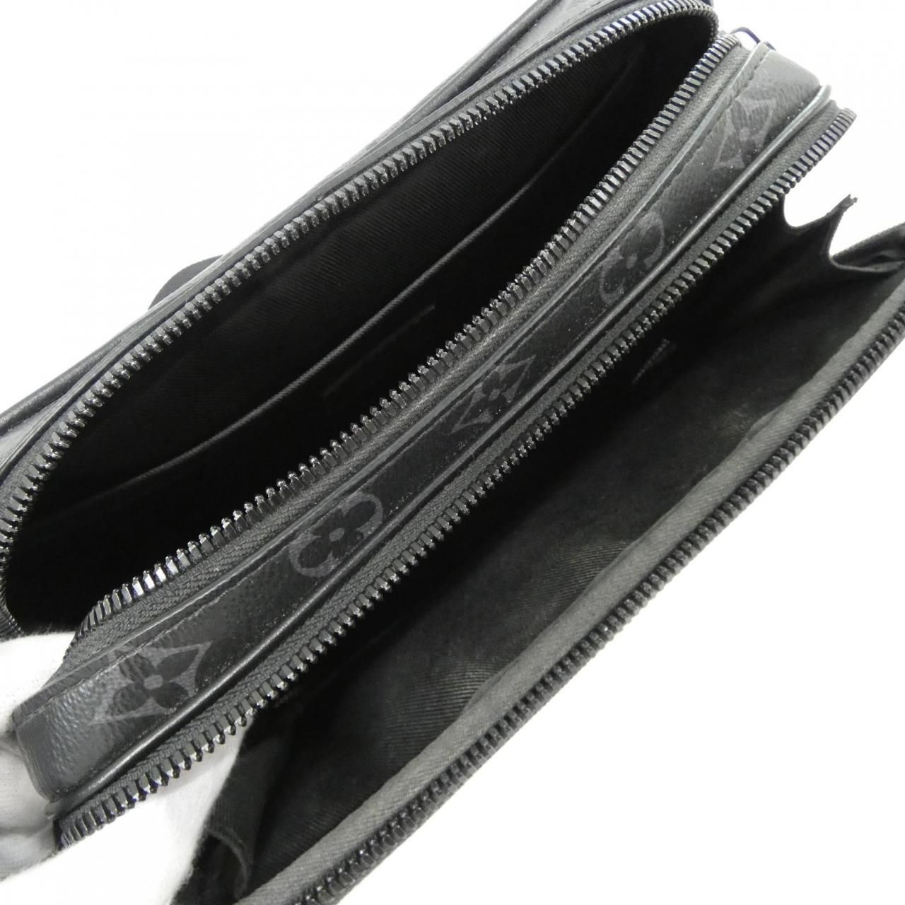 Louis Vuitton Monogram Eclipse Alpha Messenger Shoulder — view 9