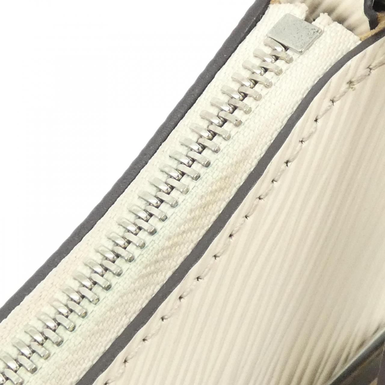 Louis Vuitton Epi Marais Rini Shoulder — view 5