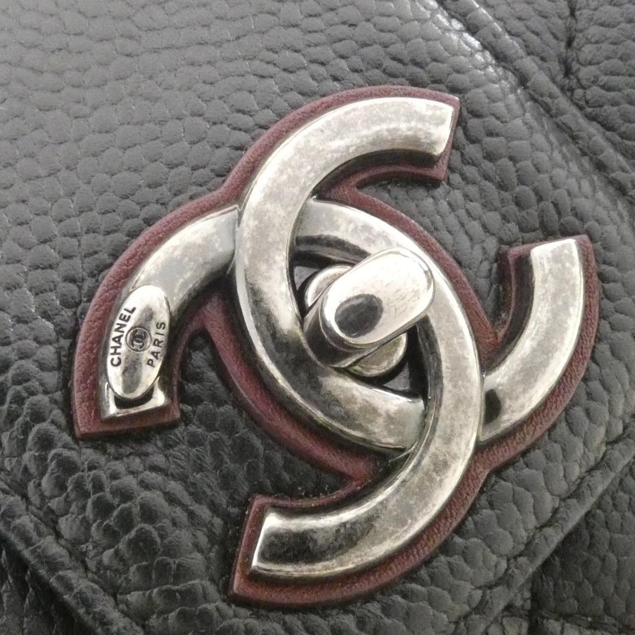 Chanel Shoulder Bag Black — view 4
