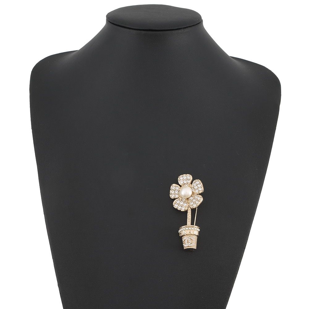 Chanel Brooch Flower Motif CC Logo Faux Pearl Rhinestone — view 4