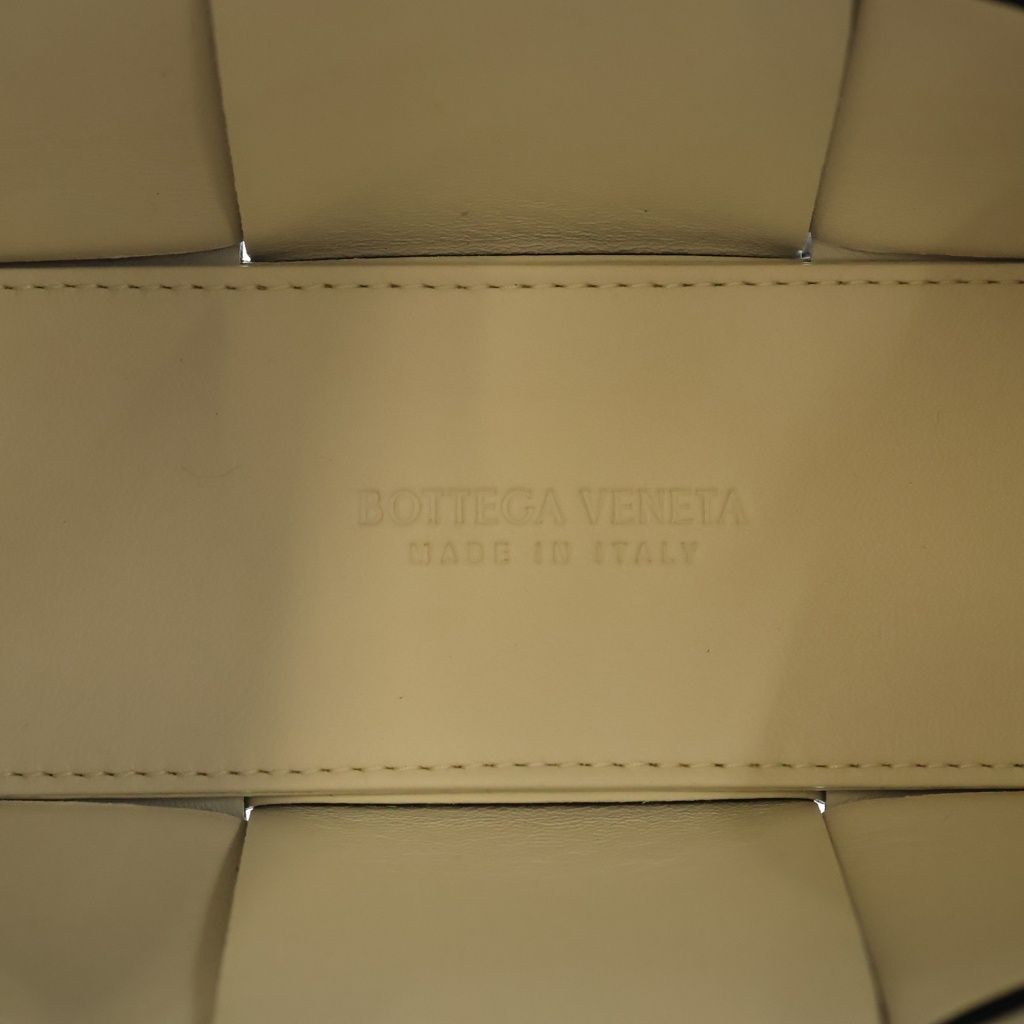 Bottega Veneta Candy Arco Shoulder Bag Black White Leather — view 5