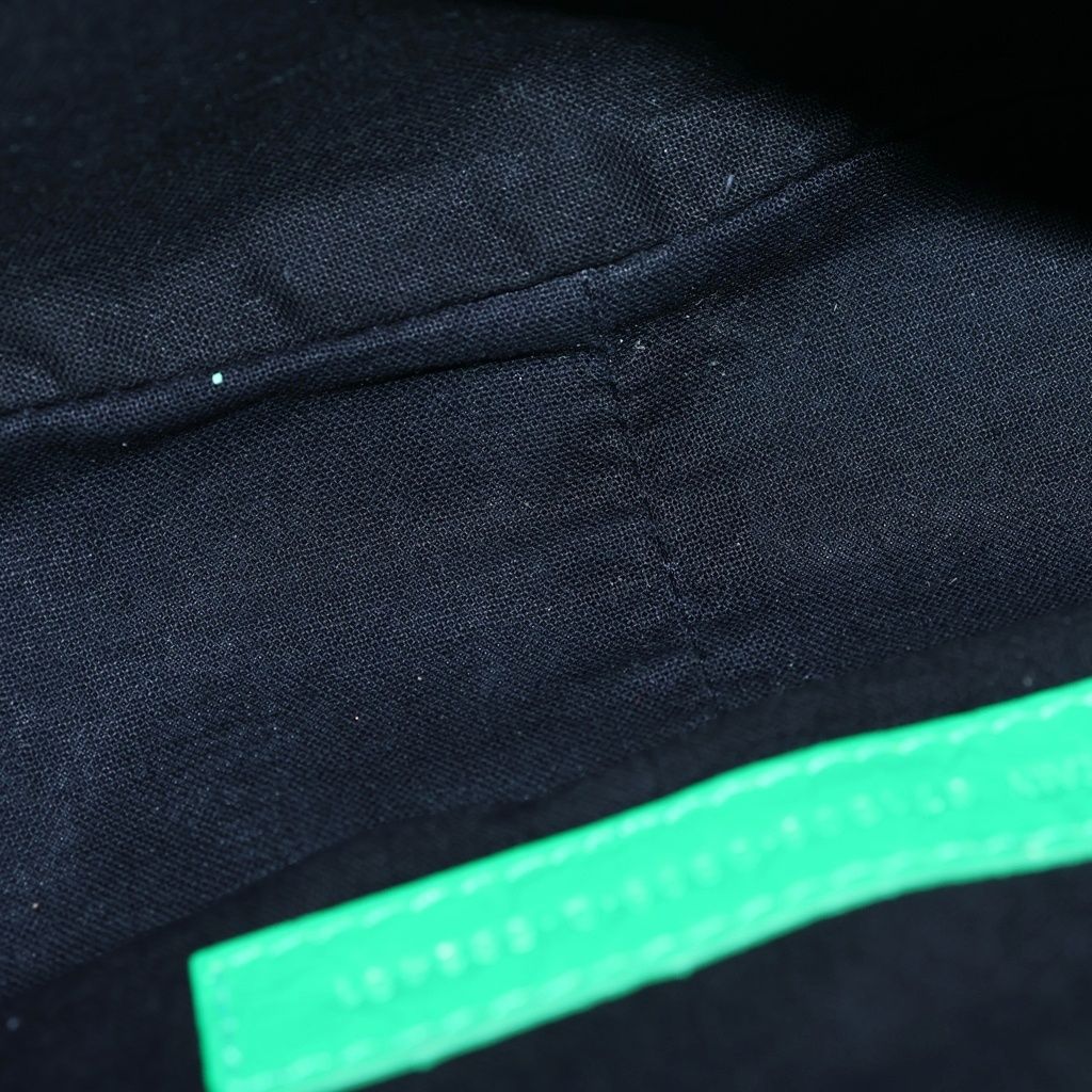 Balenciaga le Cagole XS le Shoulder Bag Leather Green — view 5