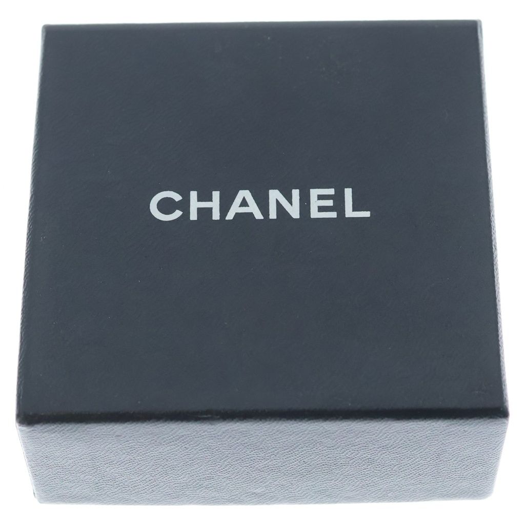 Chanel CC Logo Pearl Earrings White Gold — view 6