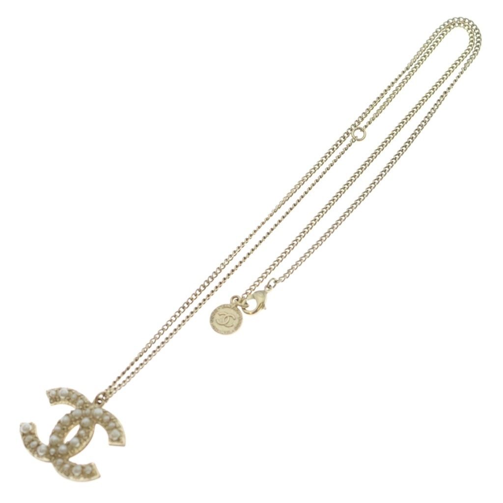 Chanel CC Logo Pearl Pendant Chain Gold White — view 2