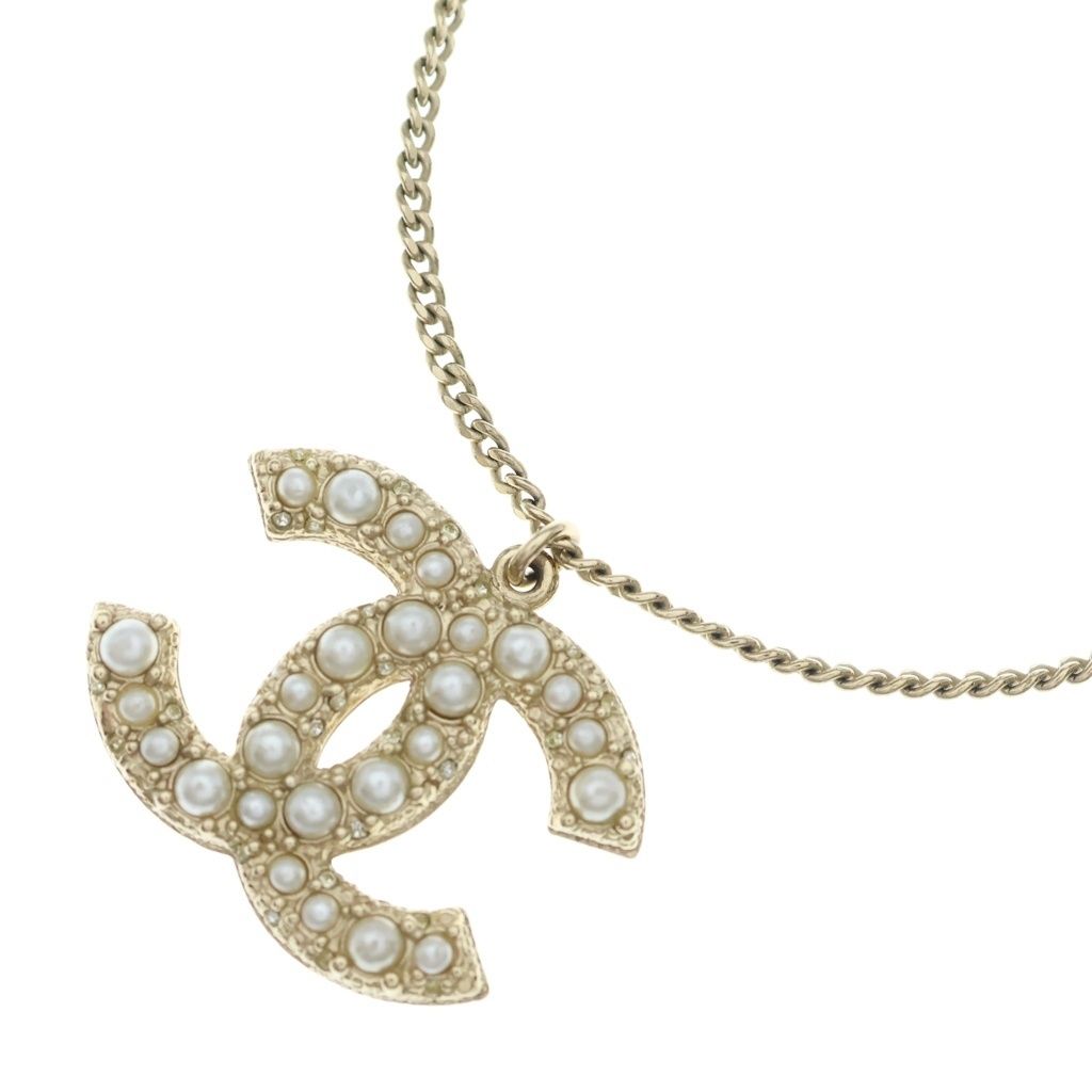 Chanel CC Logo Pearl Pendant Chain Gold White