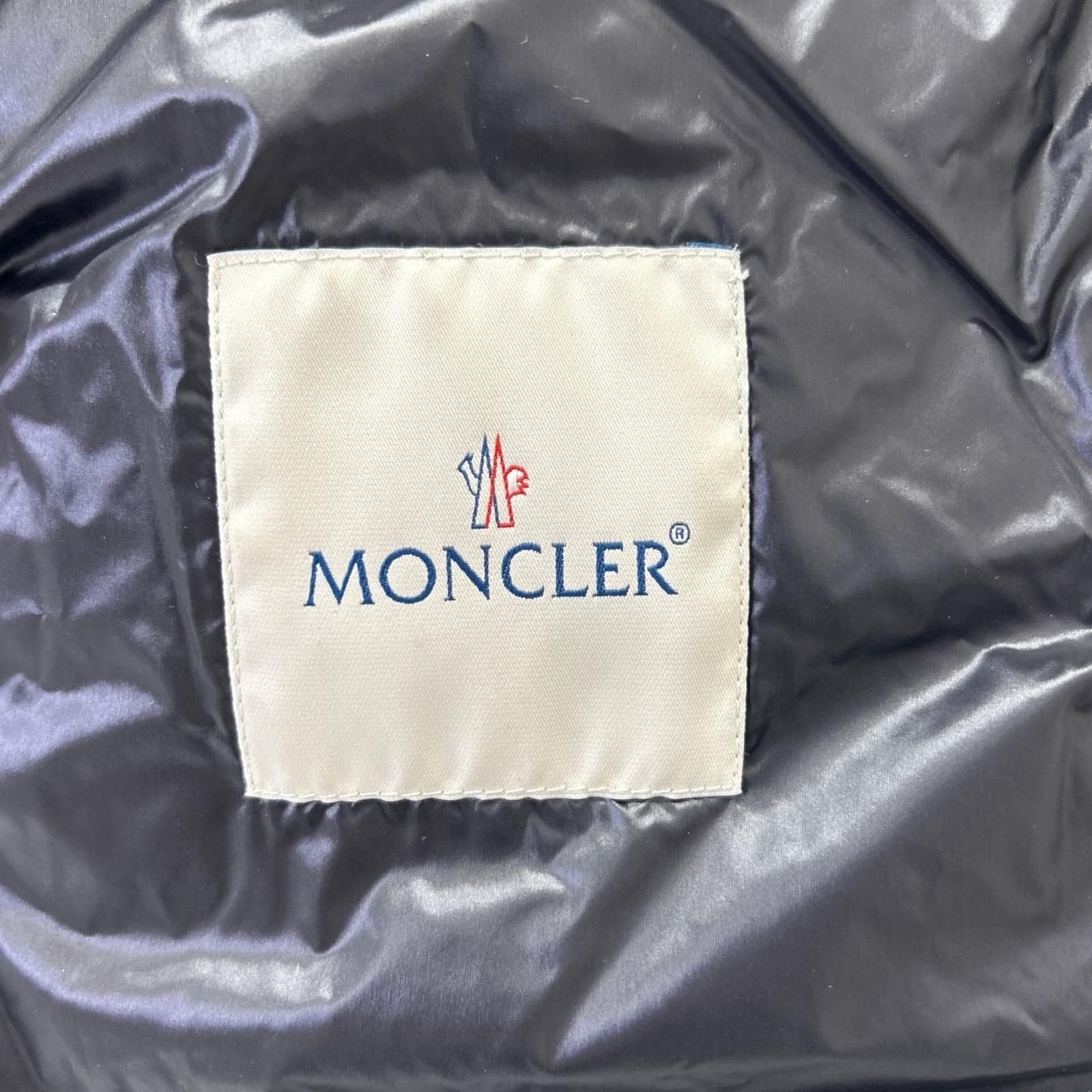 Moncler Delon Down Jacket 00 — view 4