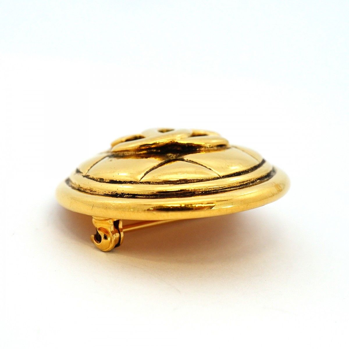 Chanel Brooch Vintage CC Logo Quilted Round — view 3